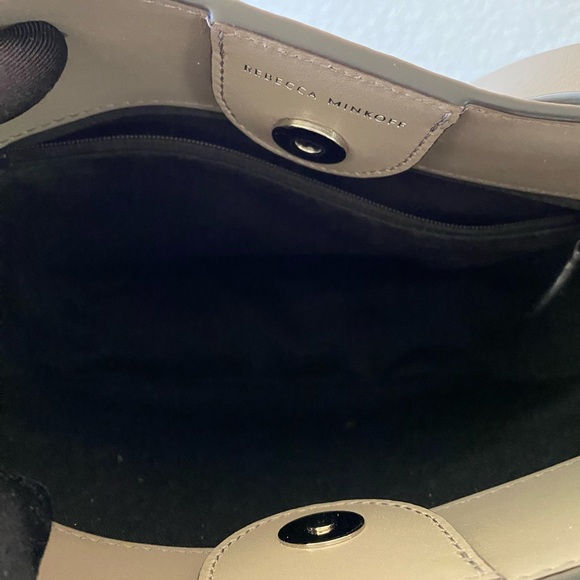 REBECCA Minkoff Crossbody Leather Bag. - Picture 8 of 15